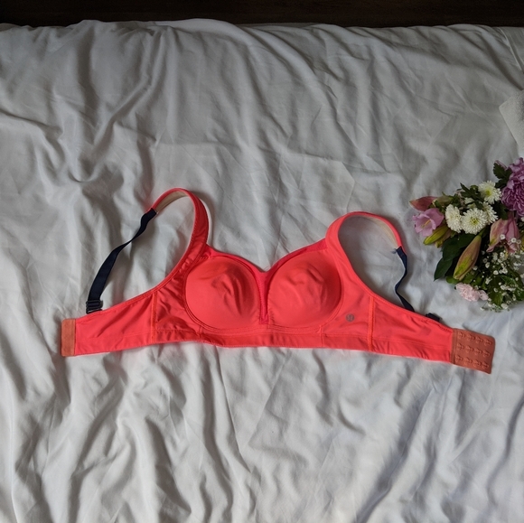 Lulu lemon bra - Picture 1 of 2